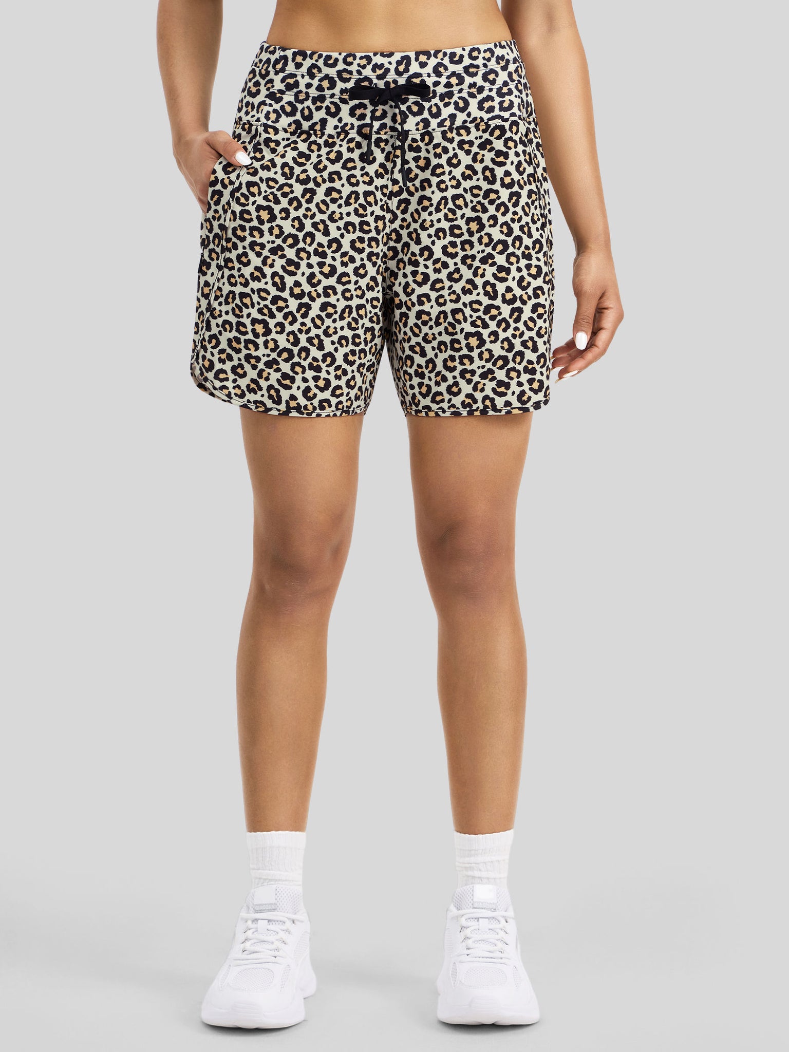 Women's Active 5 Inseam Utility Shorts