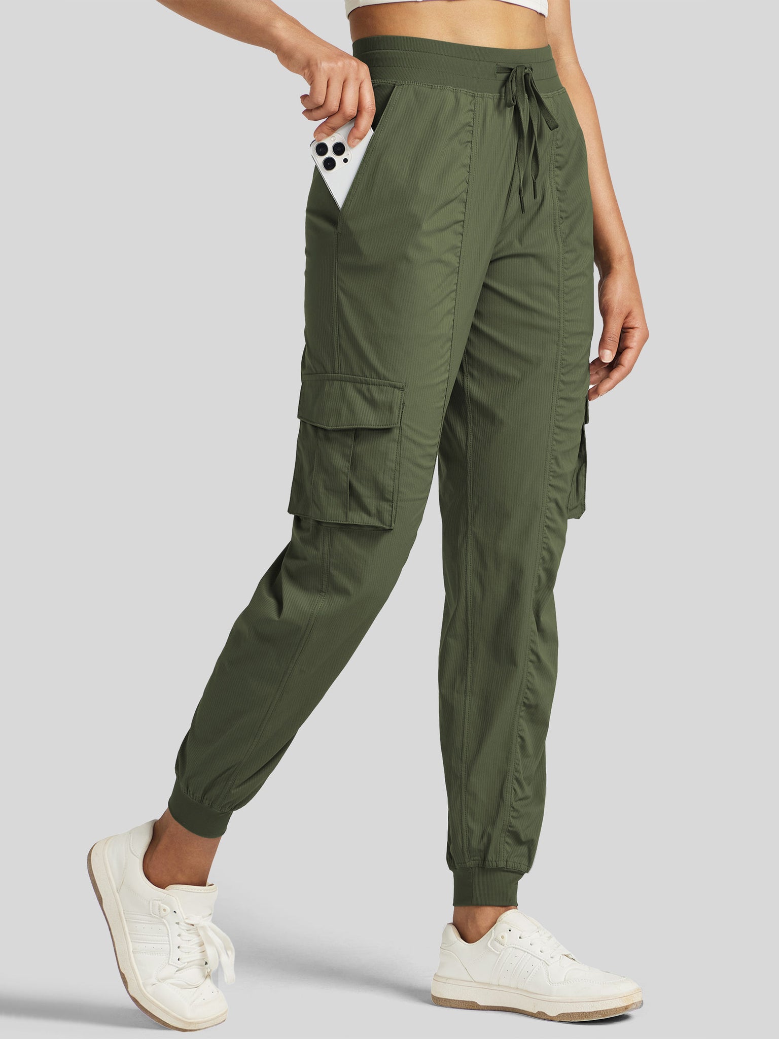 Women's Cargo Studio Joggers