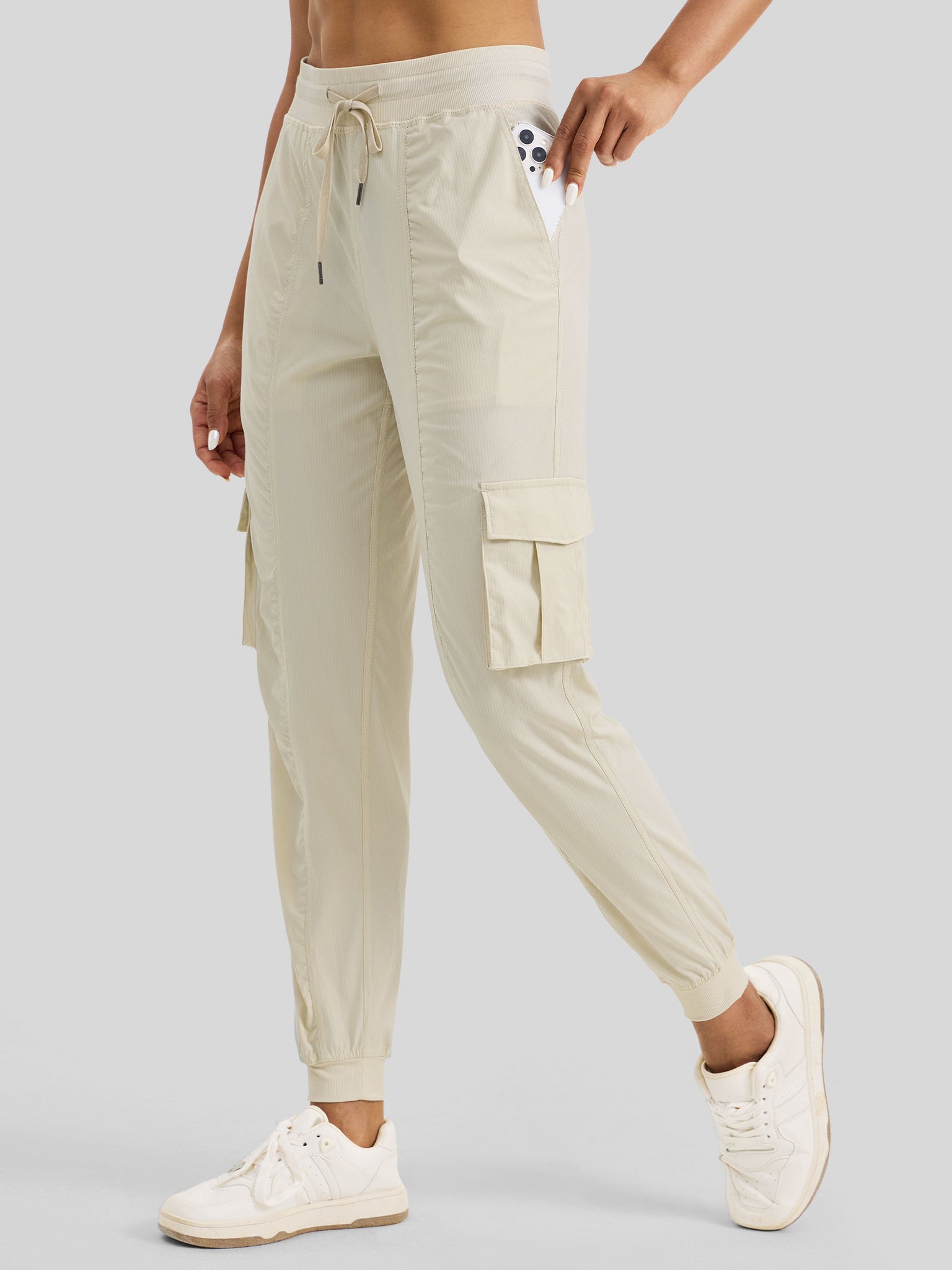 Women's Cargo Studio Joggers