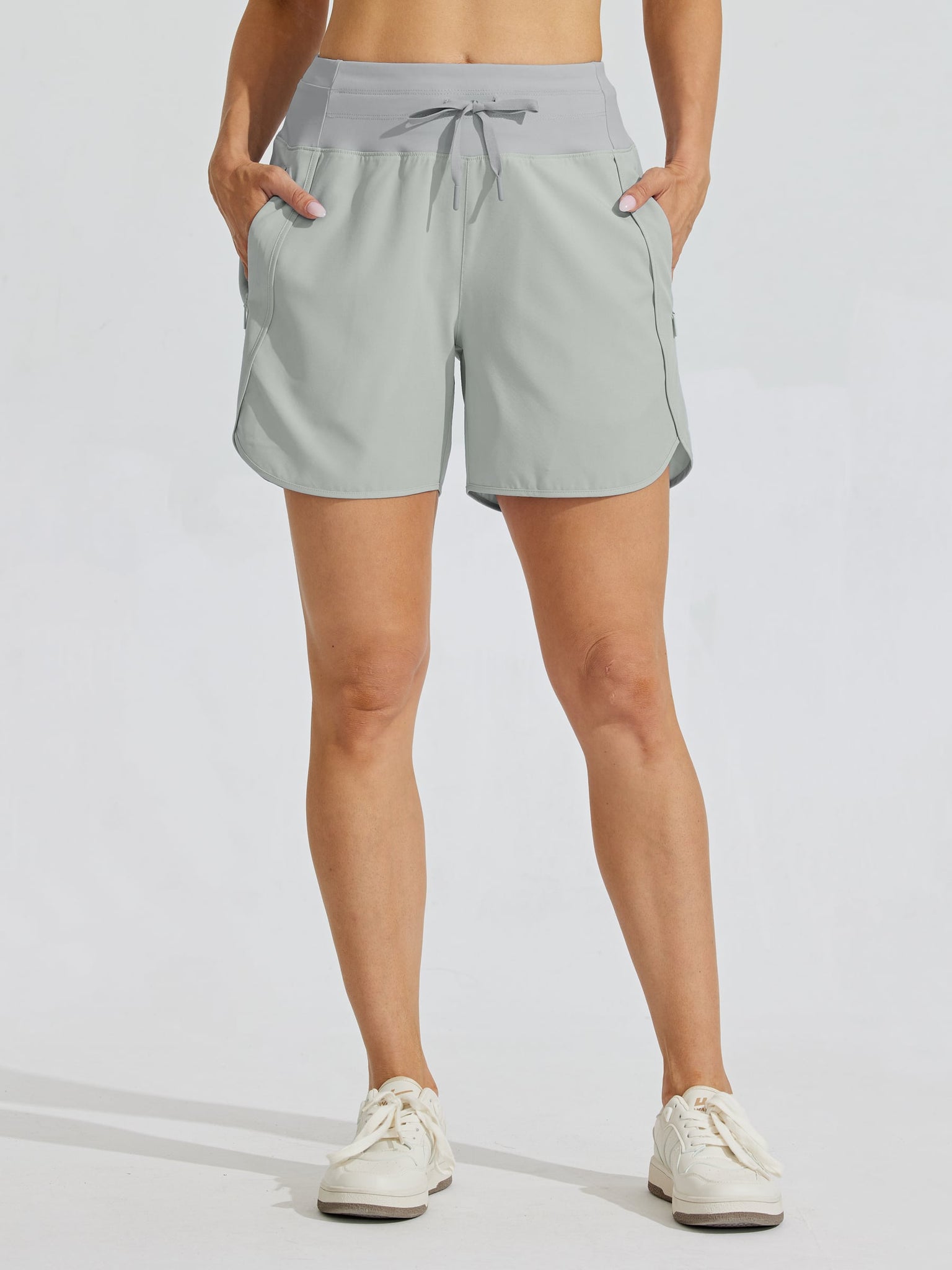 Women's Active 5 Inseam Utility Short_Gray_model1