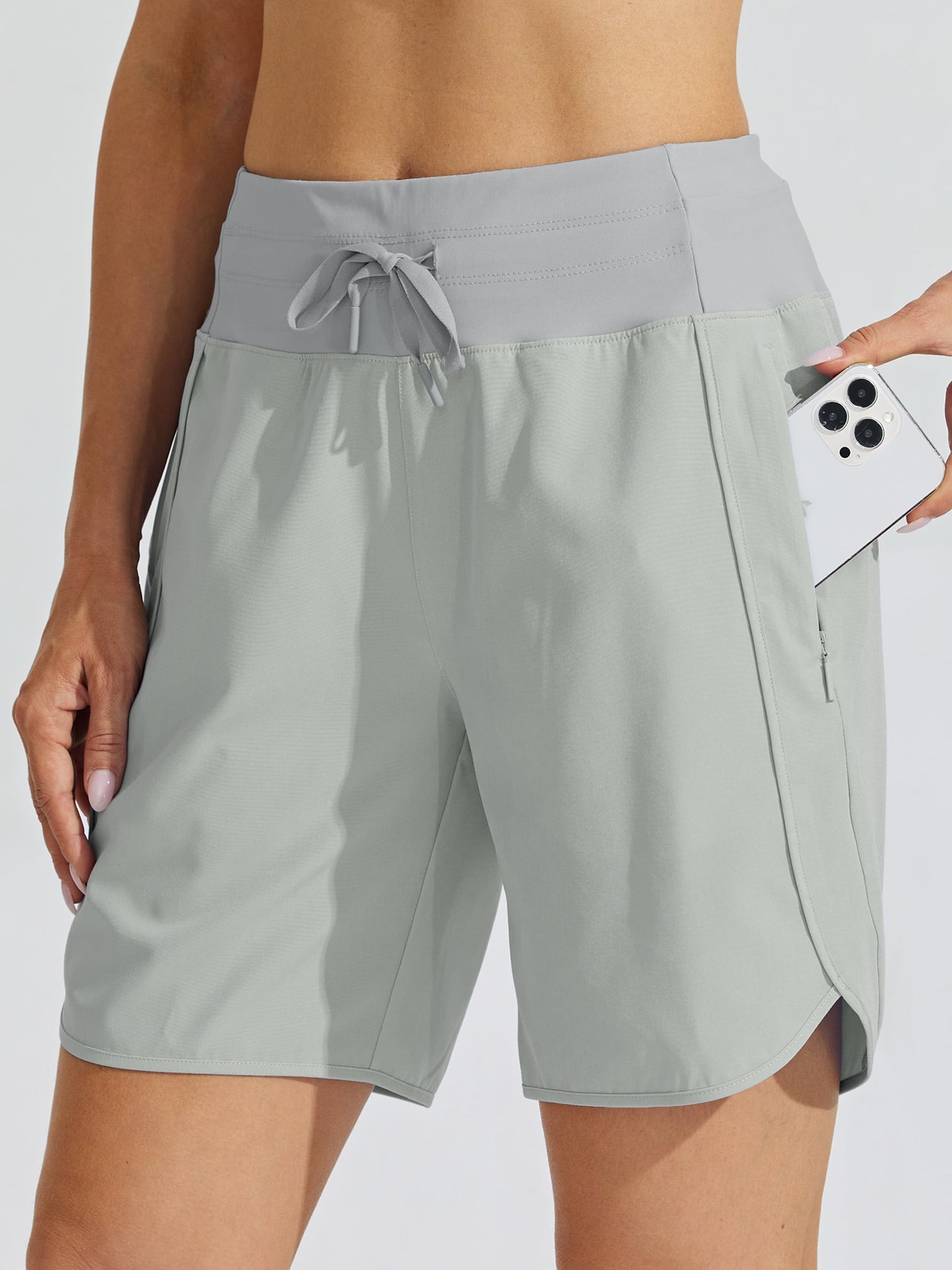 Women's Active 7 Inseam Utility Short_LightGray_model3